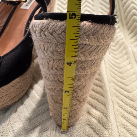 Steve Madden platform sandals, open toe w/ruffle 5" heel, size 8.5 - Picture 8 of 9